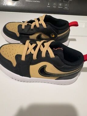 Nike Kids Black Tan Sneakers with Red Heel Pull. Pizza special edition